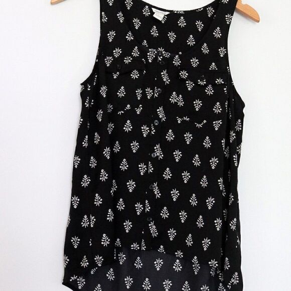 Forever 21 Sleeveless Top  - Picture 1 of 4